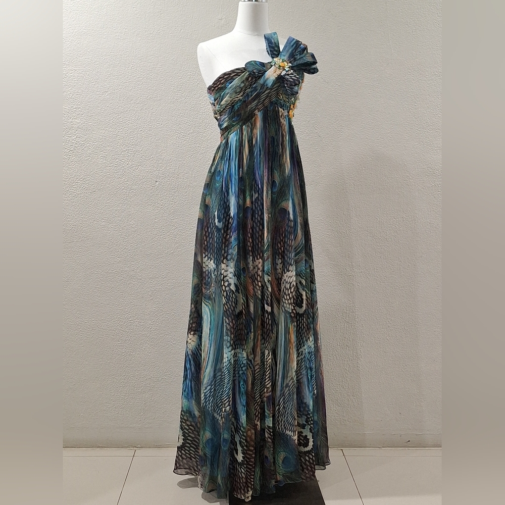 Like New | Formal Gown | 34" to 37" bust adjustable Flower chest details